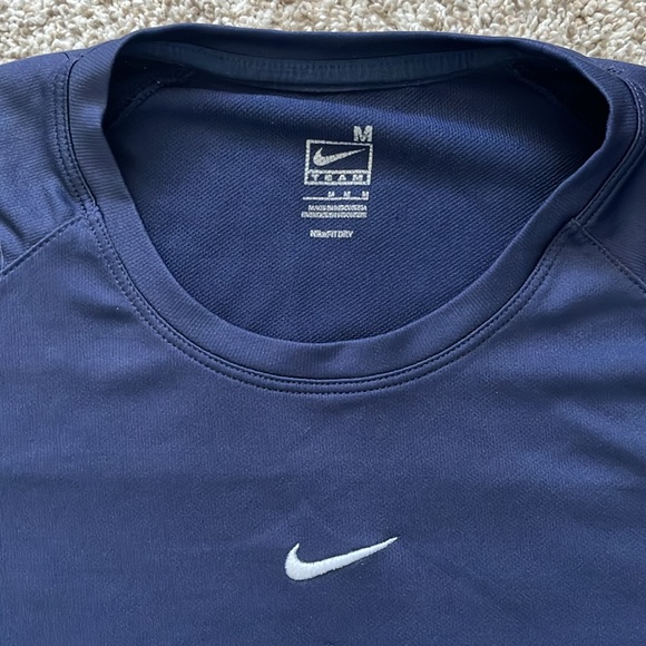 Men’s Nike T-Shirt - Picture 4 of 7